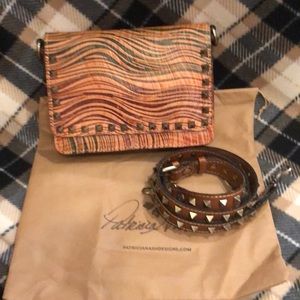 Patricia Nash Crossbody in Wavy